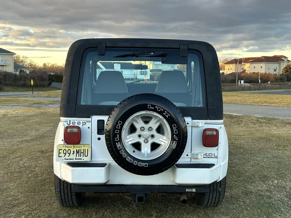 1991 Jeep YJ Wrangler - Image 16 of 31