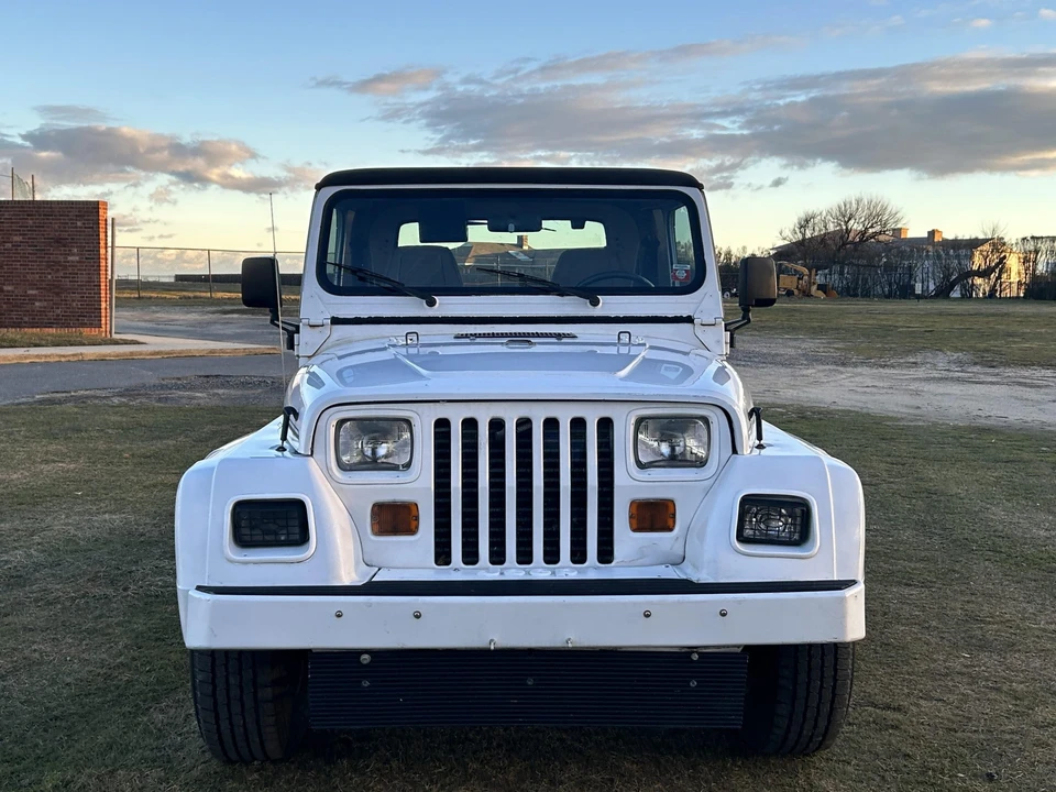 1991 Jeep YJ Wrangler - Image 10 of 31