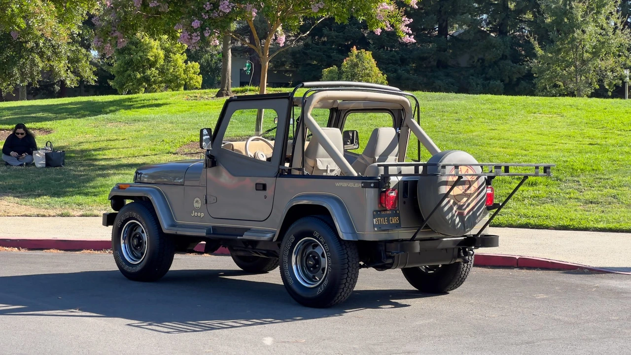 1991 Jeep YJ Wrangler - Image 9 of 31