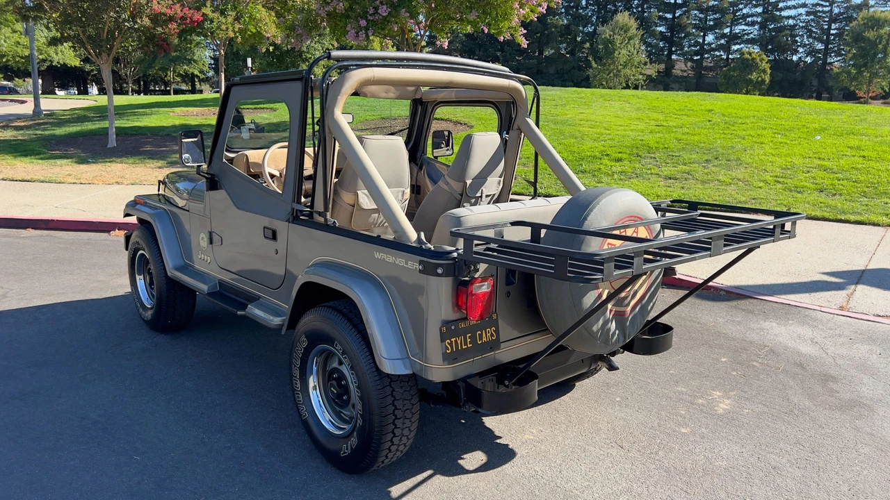 1991 Jeep YJ Wrangler - Image 11 of 31