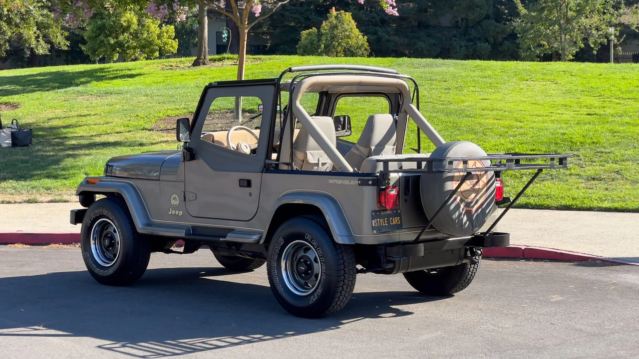 1991 Jeep YJ Wrangler - Image 10 of 31