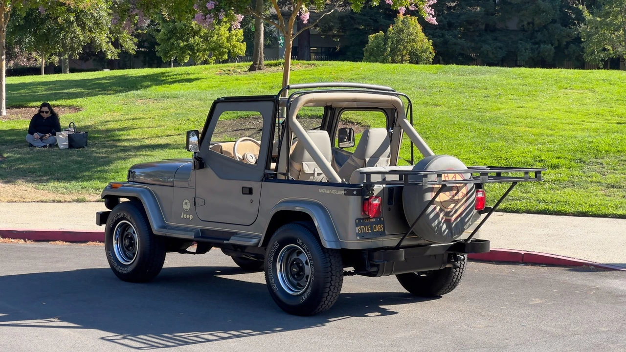 1991 Jeep YJ Wrangler - Image 8 of 31