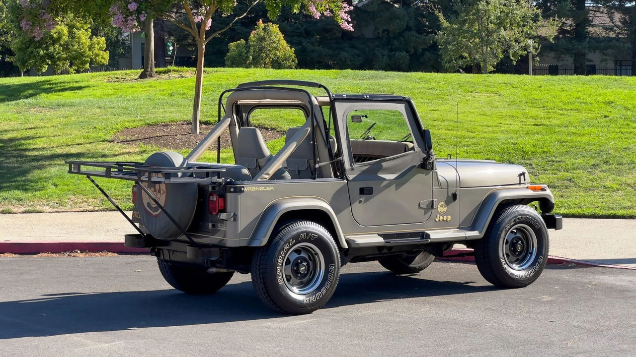 1991 Jeep YJ Wrangler - Image 20 of 31