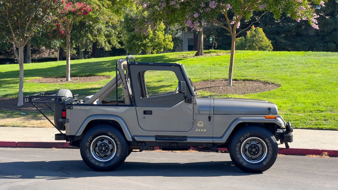 1991 Jeep YJ Wrangler - Image 23 of 31