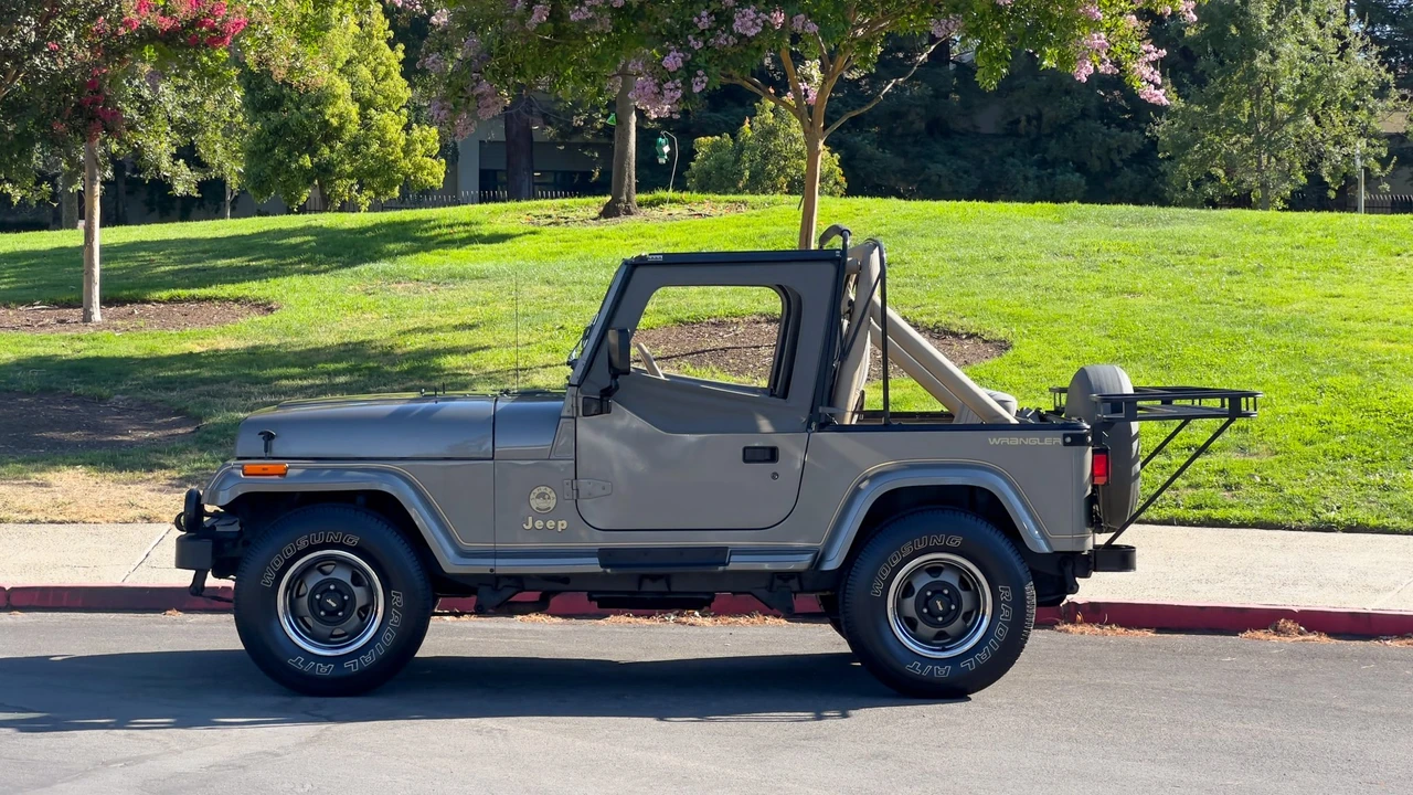 1991 Jeep YJ Wrangler - Image 7 of 31