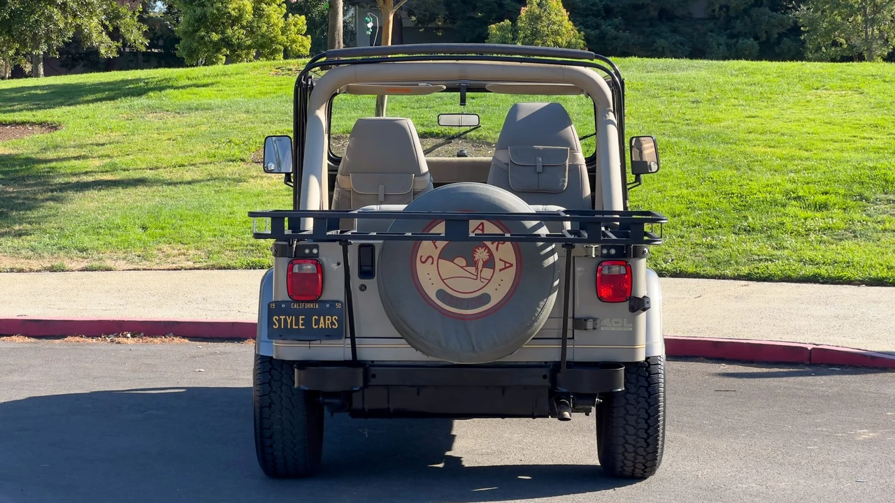 1991 Jeep YJ Wrangler - Image 16 of 31