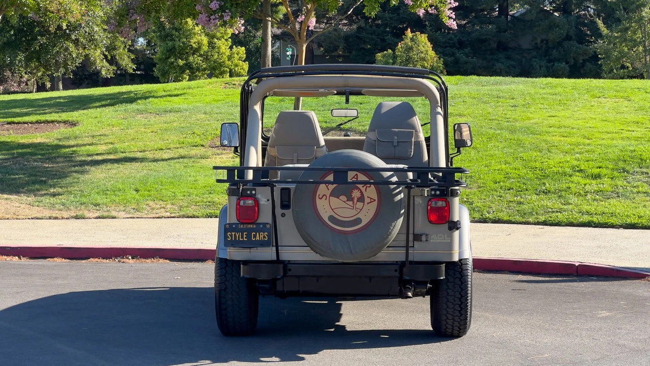 1991 Jeep YJ Wrangler - Image 13 of 31