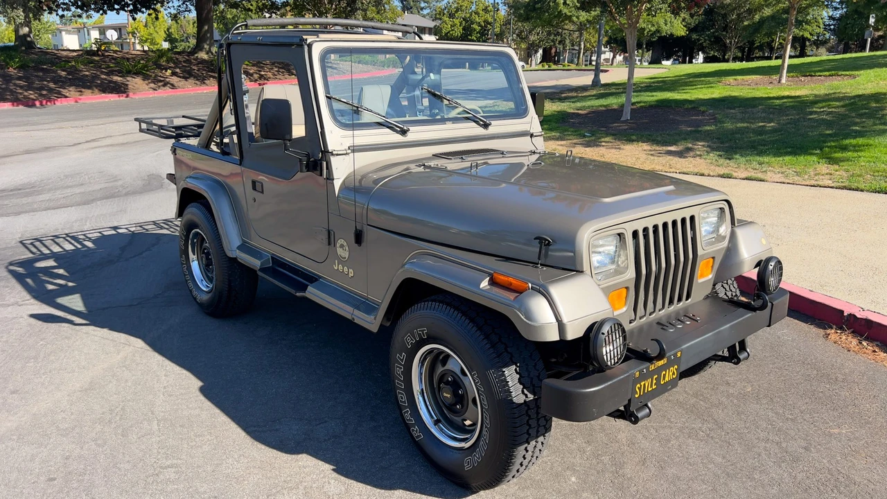 1991 Jeep YJ Wrangler - Image 24 of 31
