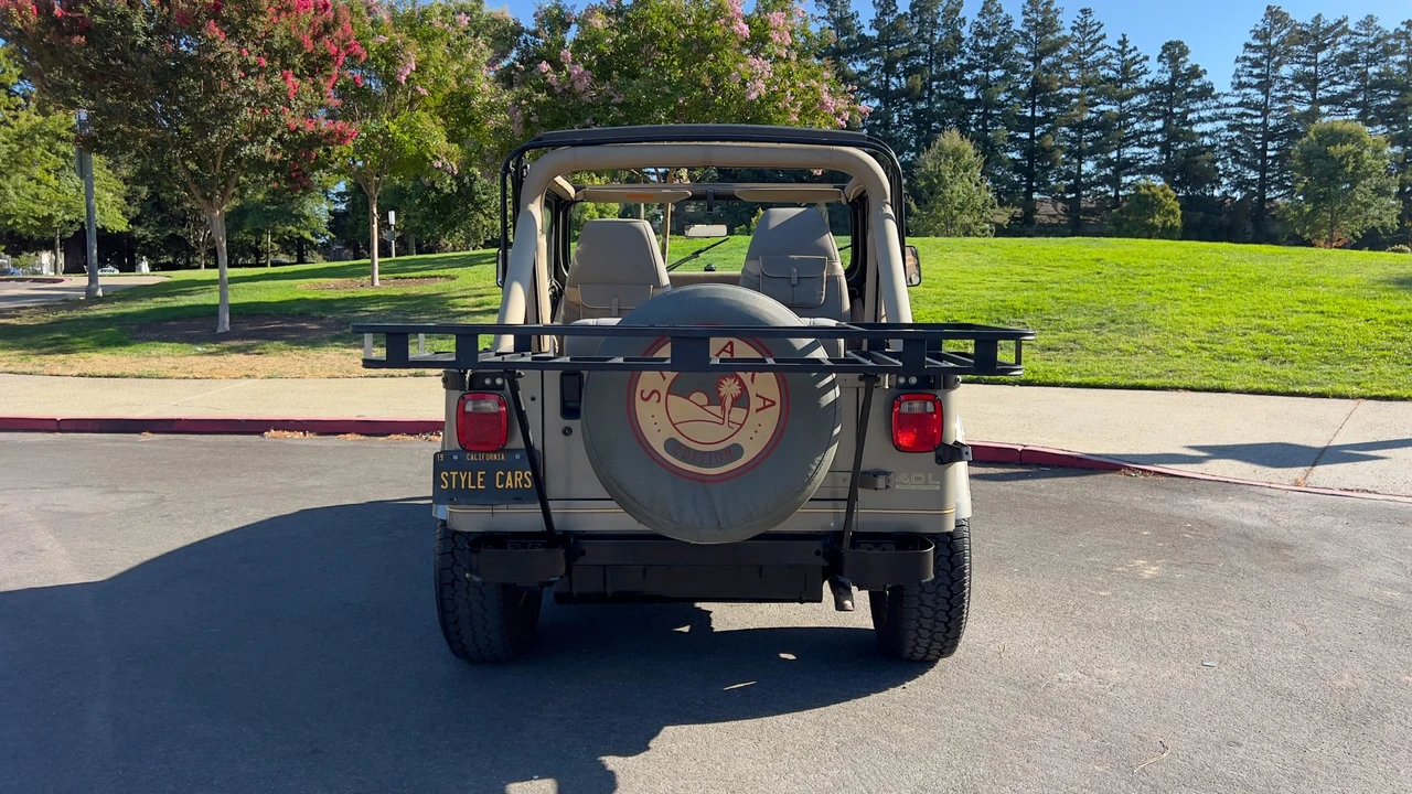 1991 Jeep YJ Wrangler - Image 14 of 31