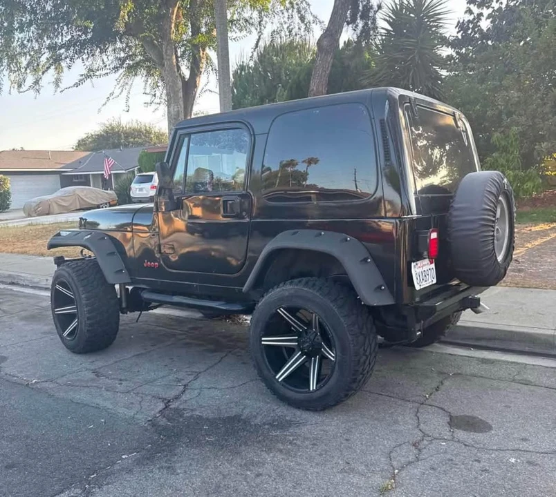 1991 Jeep YJ Wrangler - Image 5 of 13