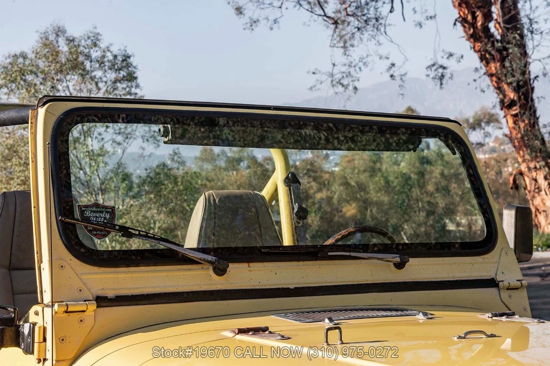 1991 Jeep YJ Wrangler - Image 21 of 31