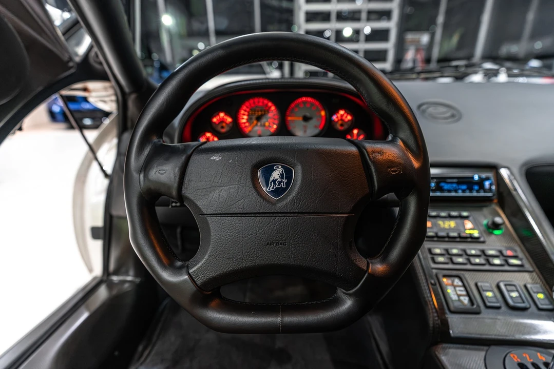 1991 Lamborghini Diablo - Image 11 of 31