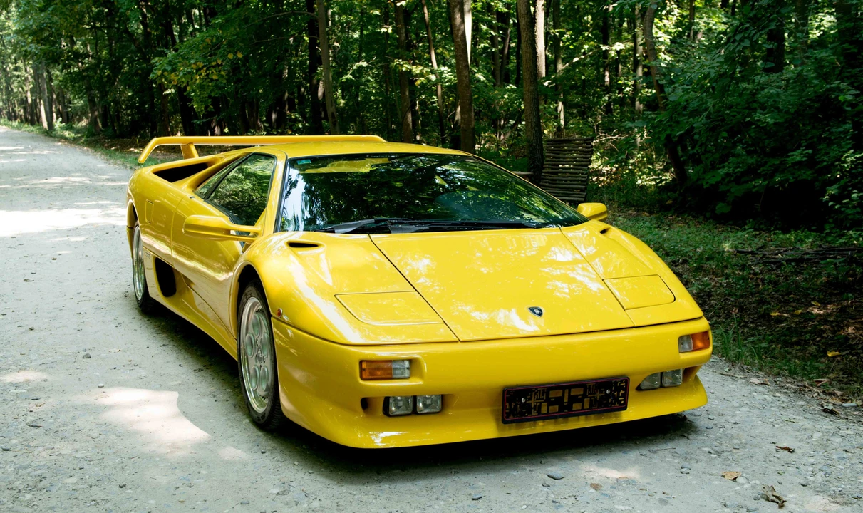 1991 Lamborghini Diablo - Image 11 of 19