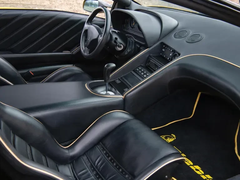 1991 Lamborghini Diablo - Image 11 of 31