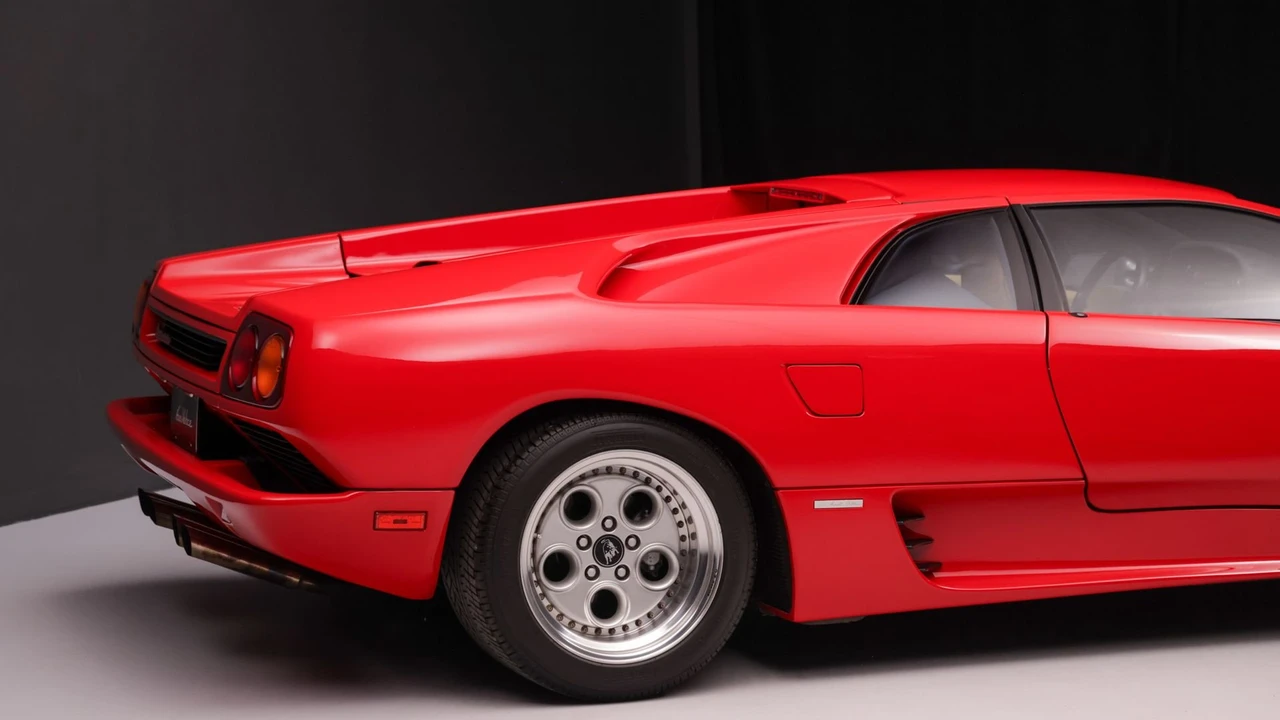 1991 Lamborghini Diablo - Image 25 of 31