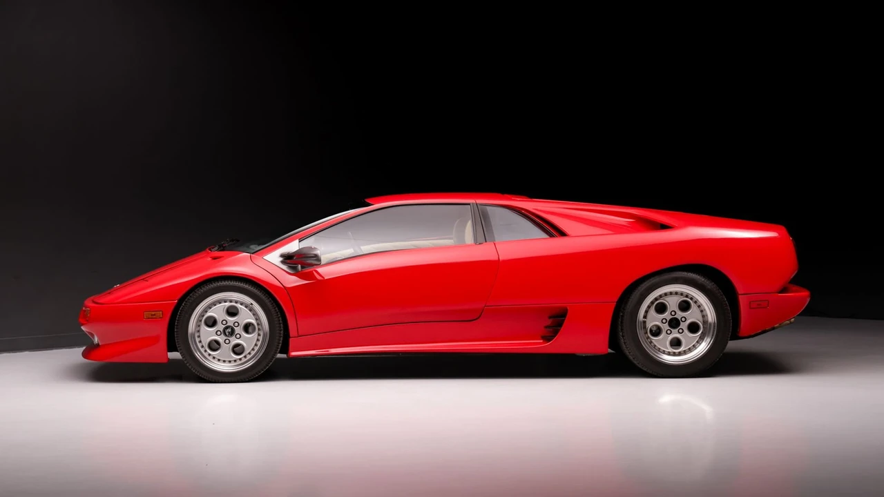 1991 Lamborghini Diablo - Image 2 of 31