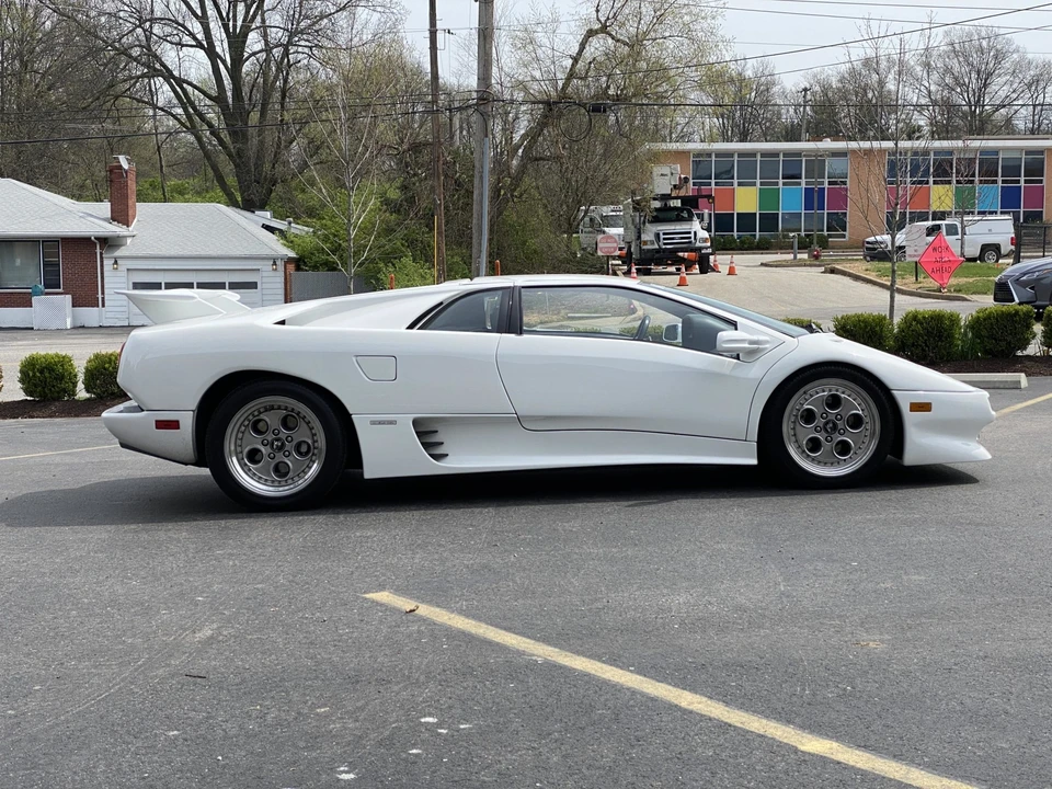 1991 Lamborghini Diablo - Image 15 of 31