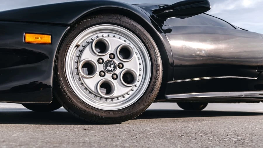 1991 Lamborghini Diablo - Image 11 of 31