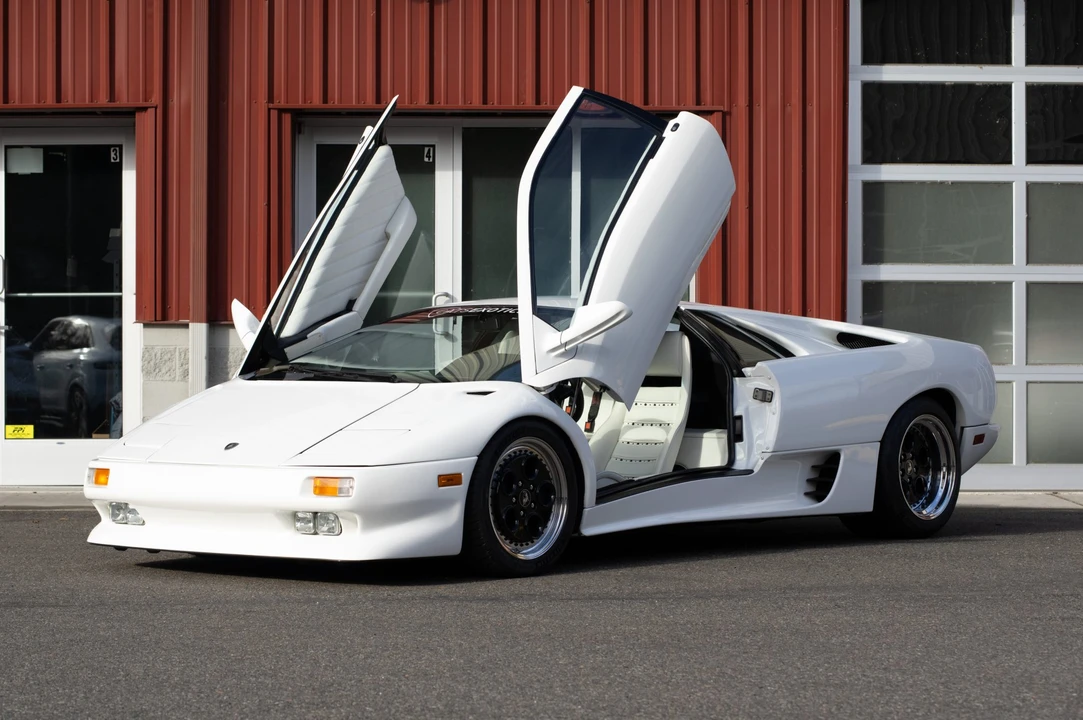 1991 Lamborghini Diablo - Image 9 of 31