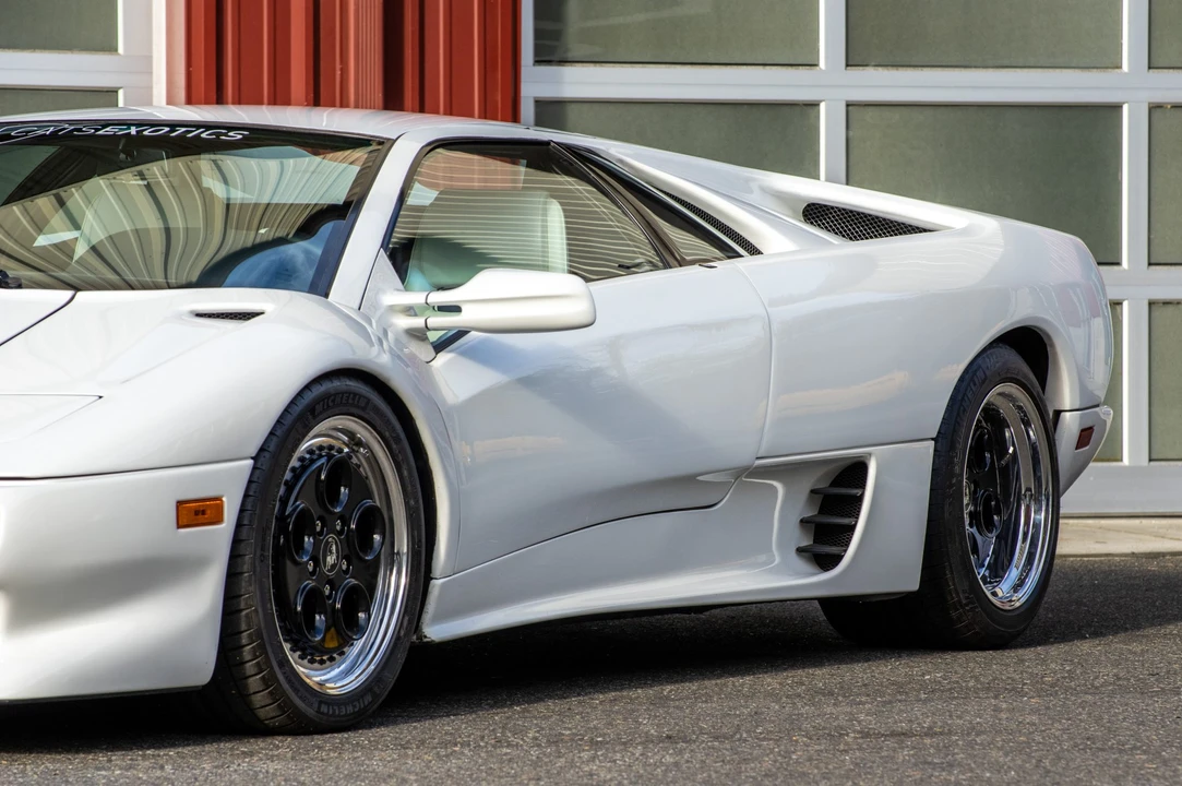 1991 Lamborghini Diablo - Image 11 of 31