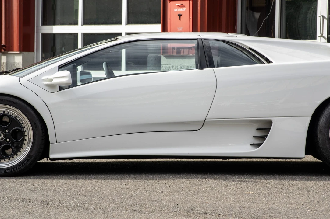 1991 Lamborghini Diablo - Image 13 of 31