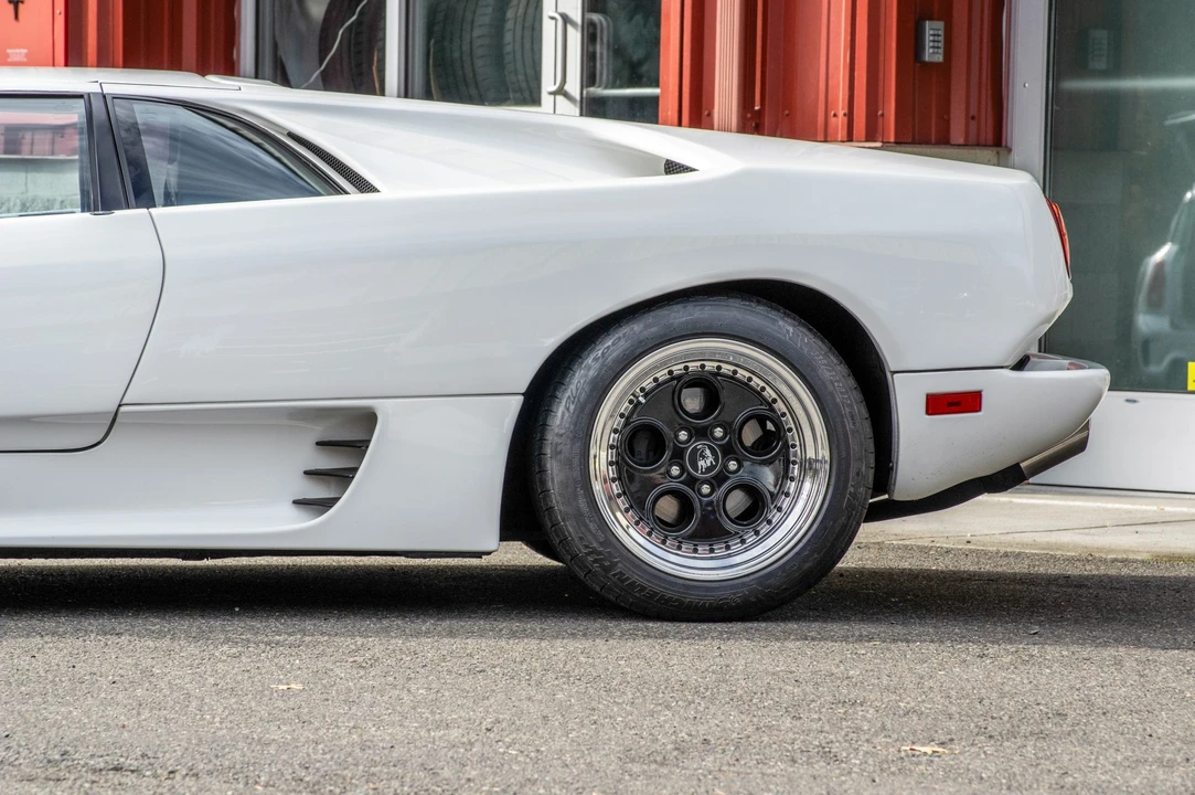 1991 Lamborghini Diablo - Image 14 of 31