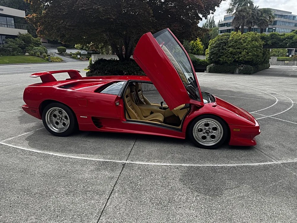 1991 Lamborghini Diablo - Image 9 of 31