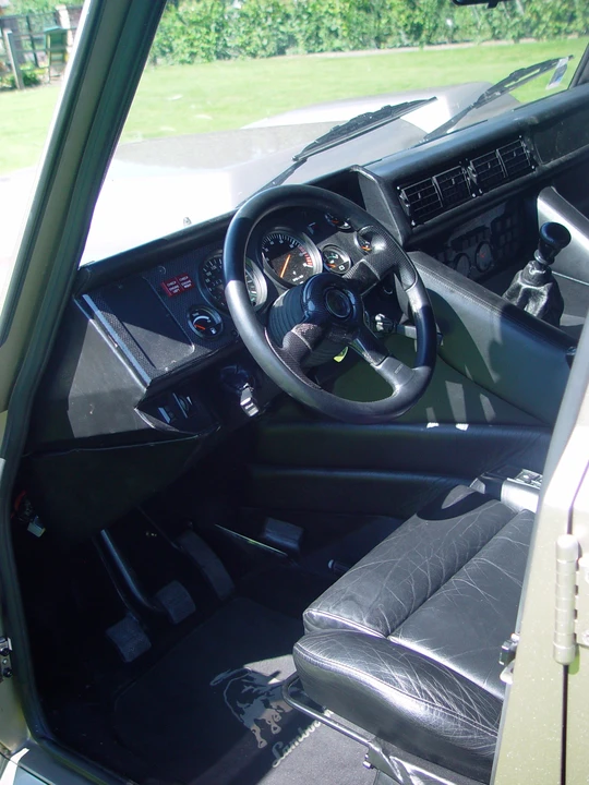 1991 Lamborghini LM002 - Image 6 of 14