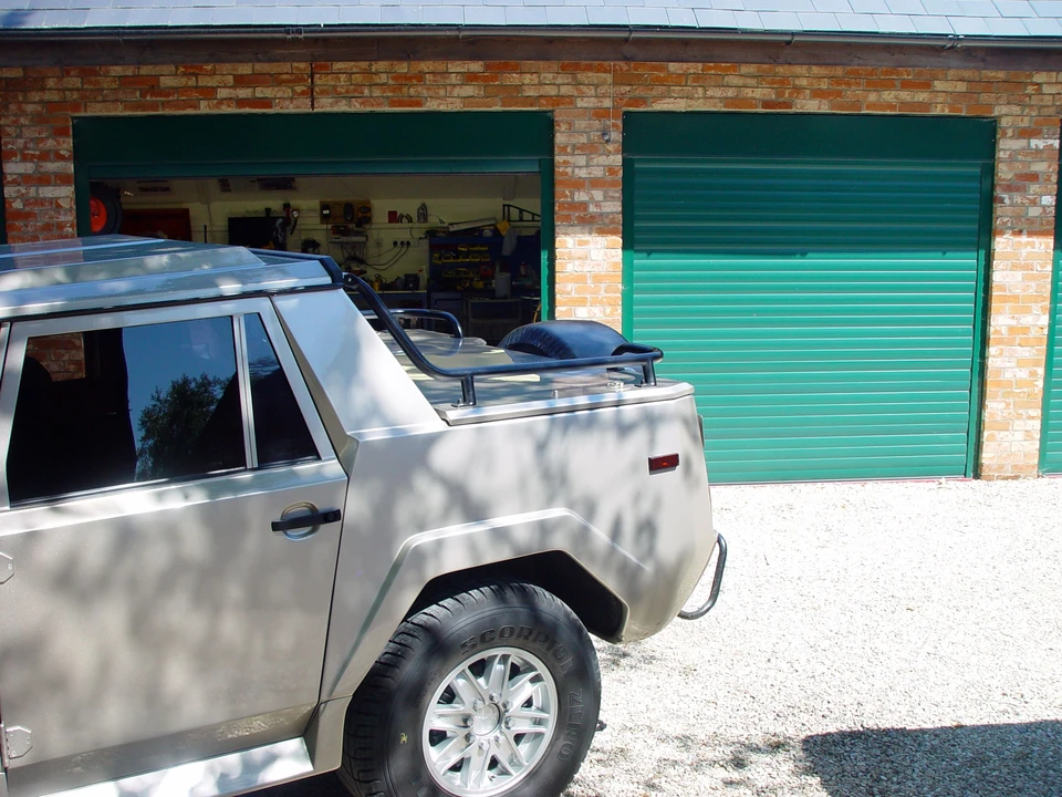 1991 Lamborghini LM002 - Image 11 of 14