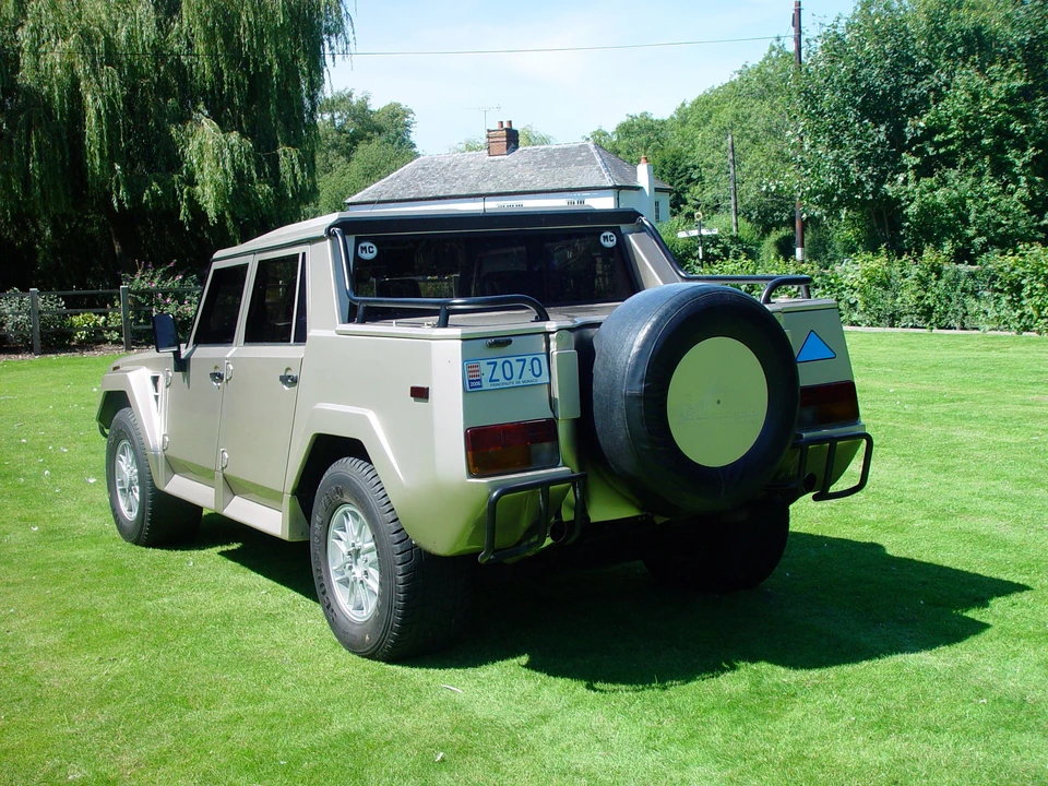 1991 Lamborghini LM002 - Image 7 of 14