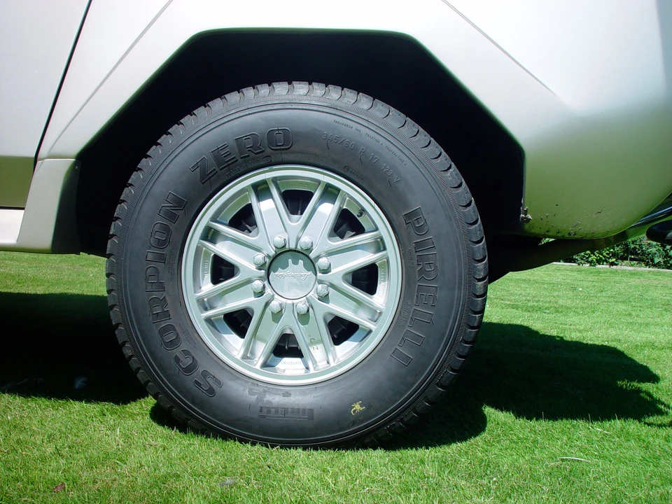 1991 Lamborghini LM002 - Image 8 of 14