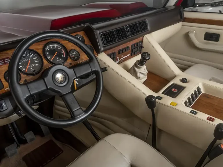 1991 Lamborghini LM002 - Image 5 of 31