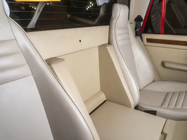 1991 Lamborghini LM002 - Image 23 of 31