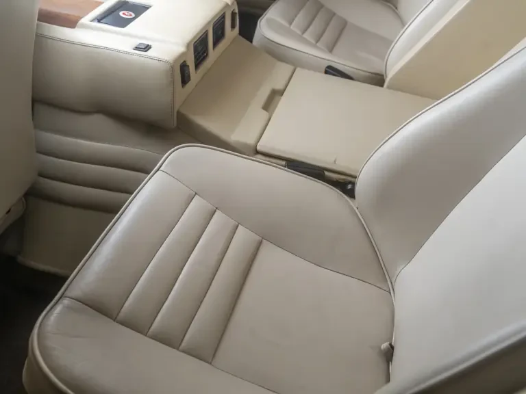 1991 Lamborghini LM002 - Image 22 of 31
