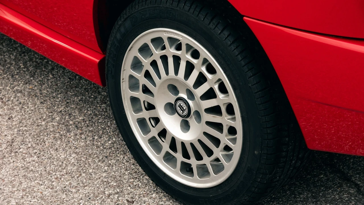 1991 Lancia Delta 1st Gen - Image 27 of 31