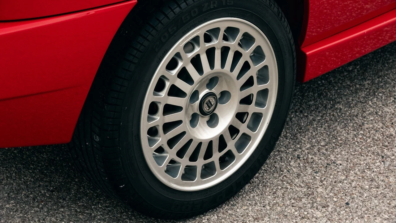 1991 Lancia Delta 1st Gen - Image 22 of 31