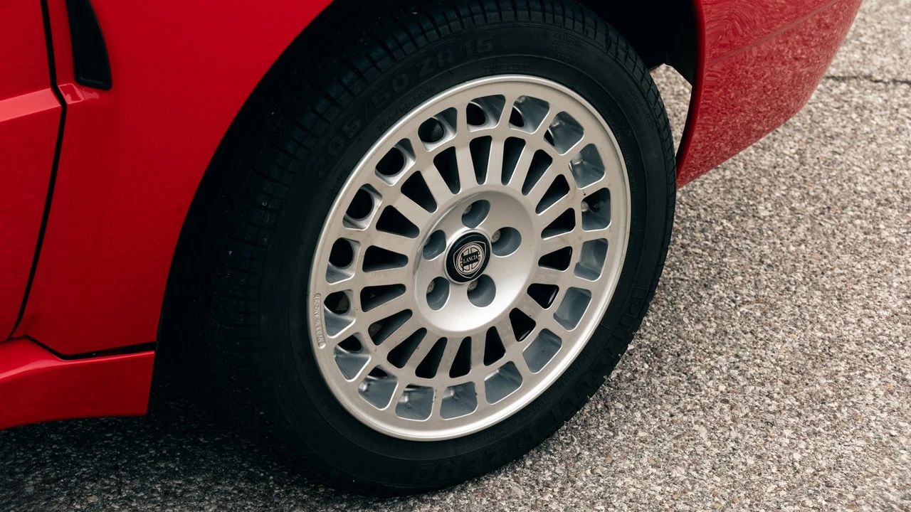 1991 Lancia Delta 1st Gen - Image 24 of 31