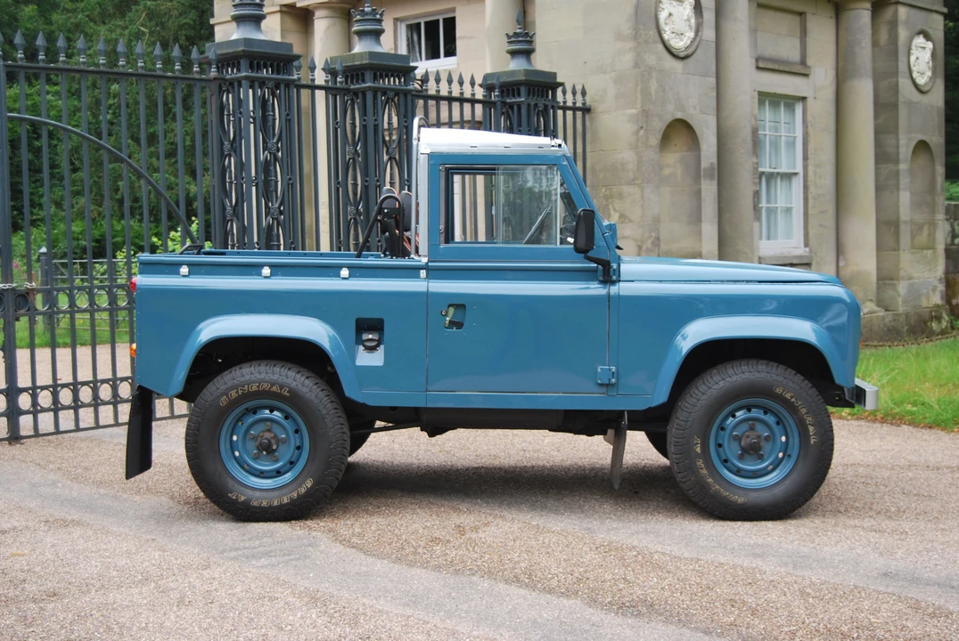 1991 Land Rover Defender 90 - Image 9 of 12