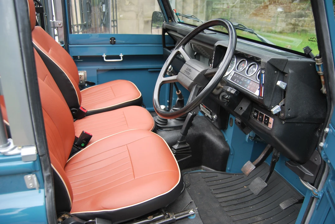 1991 Land Rover Defender 90 - Image 8 of 12