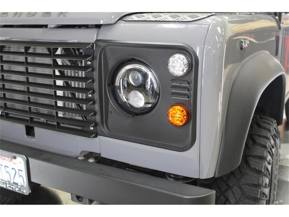 1991 Land Rover Defender 110 - Image 16 of 31