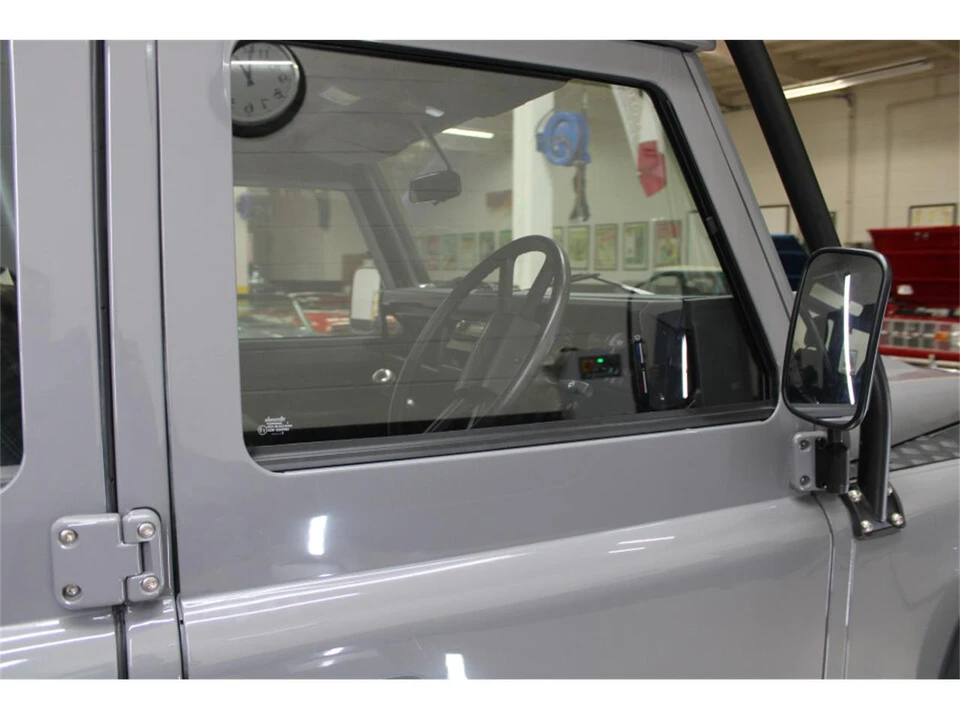 1991 Land Rover Defender 110 - Image 18 of 31