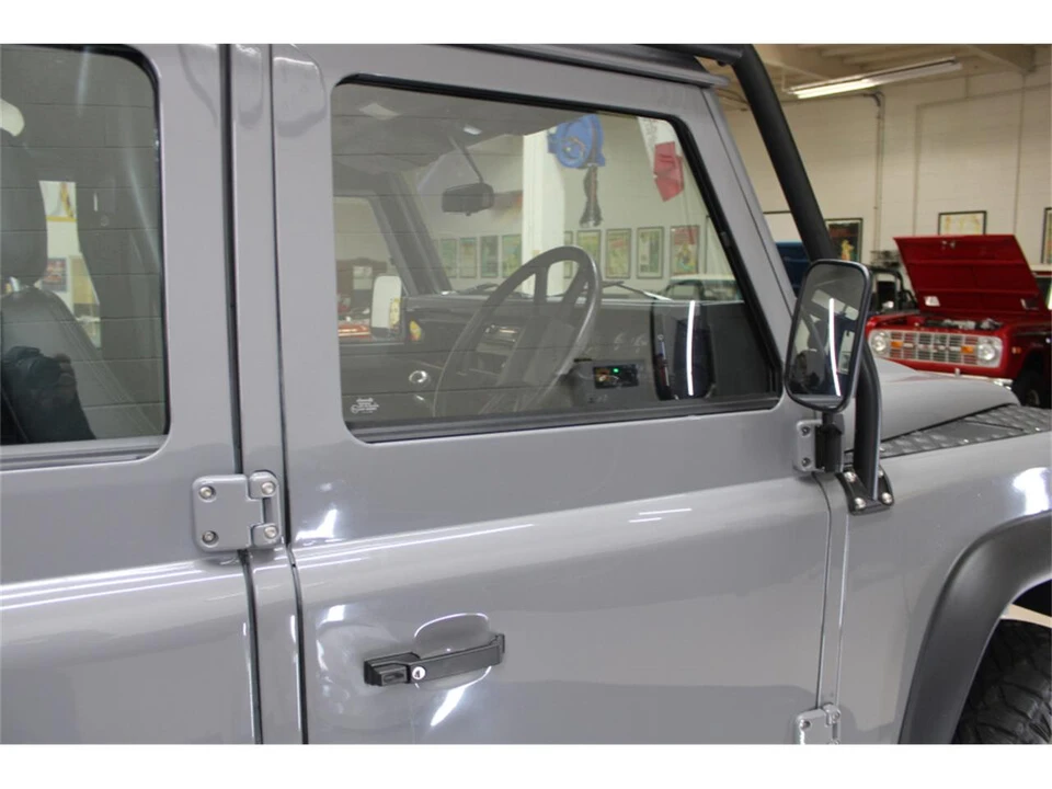 1991 Land Rover Defender 110 - Image 19 of 31