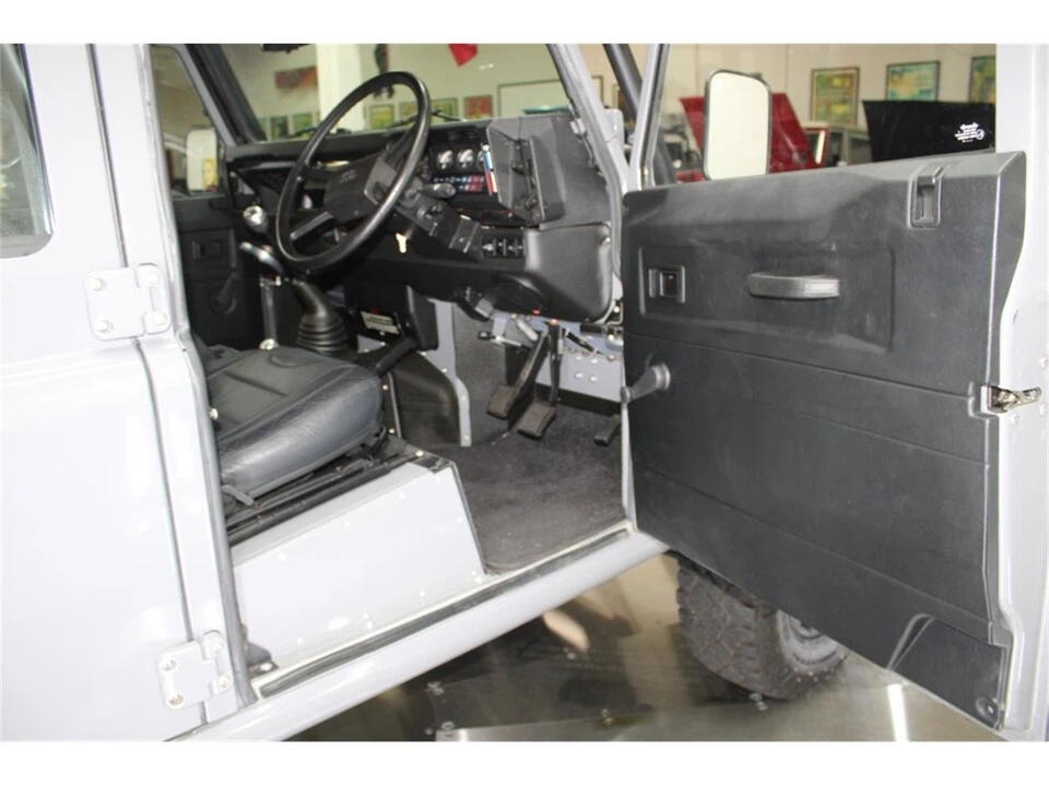 1991 Land Rover Defender 110 - Image 29 of 31