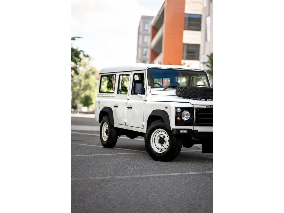 1991 Land Rover Defender 110 - Image 4 of 31