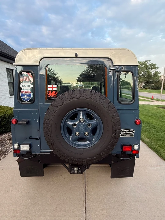 1991 Land Rover Defender 110 - Image 6 of 21