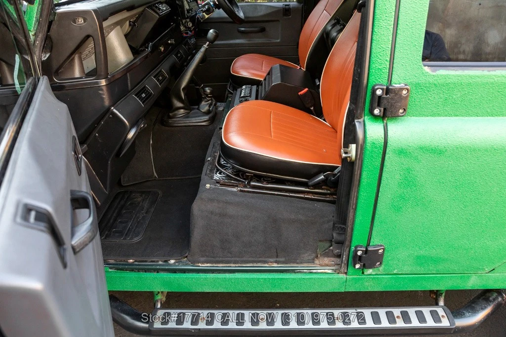 1991 Land Rover Defender 110 - Image 18 of 24
