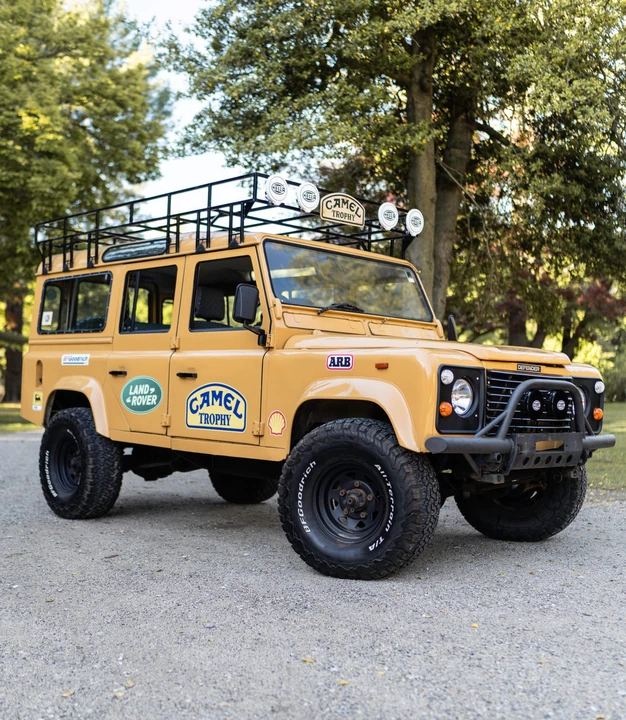1991 Land Rover Defender 110 - Image 2 of 31