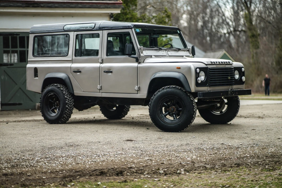 1991 Land Rover Defender 110 - Image 5 of 31