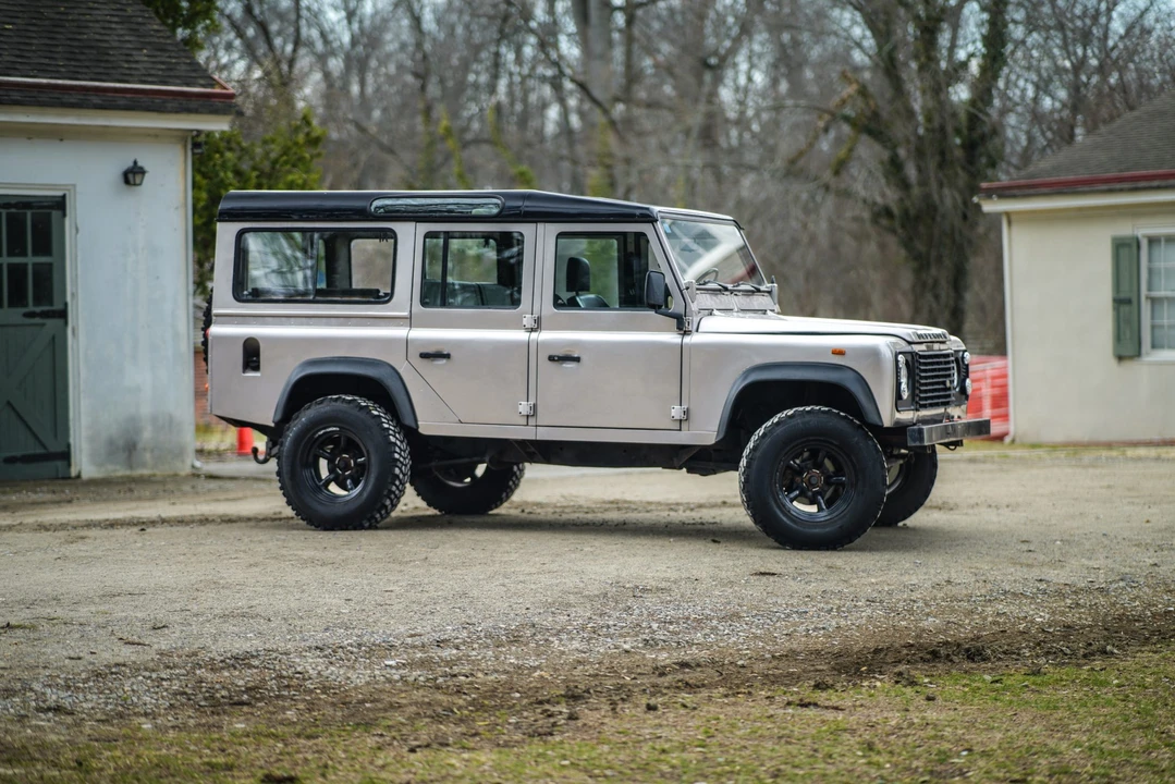 1991 Land Rover Defender 110 - Image 2 of 31
