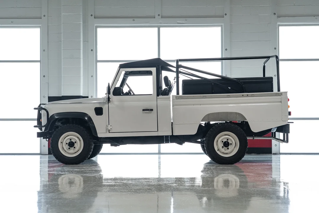 1991 Land Rover Defender 110 - Image 11 of 31